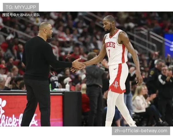 火箭末节崩盘乌度卡调整引发争议 杜兰特八次失误葬送领先优势